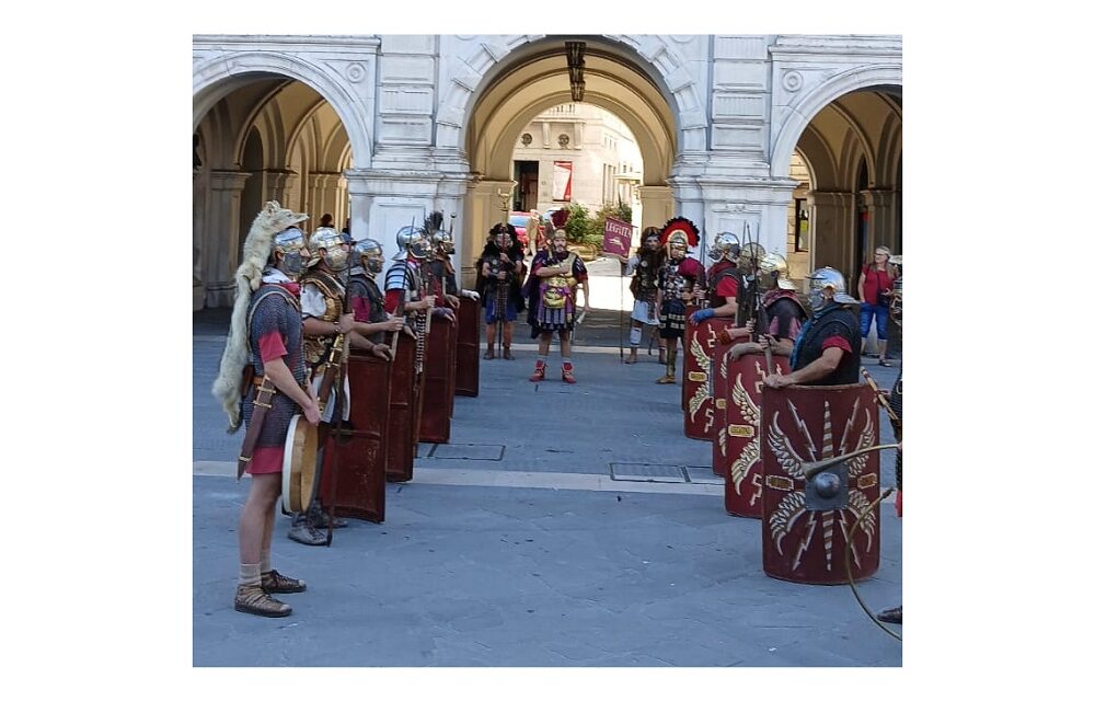 VENERDÌ 19, SABATO 20 E DOMENICA 21 SETTEMBRE RITORNA AL CIVICO MUSEO D’ANTICHITÀ “J.J. WINCKLMANN” “LEGIOMANIA”: EVENTO DIFFUSO DI ARCHEOLOGIA SPERIMENTALE. L’EDIZIONE 2025 È INTITOLATA “LA DIFESA DEL LIMES”