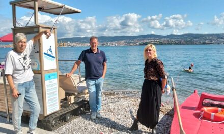 Accesso a mare disabili Muggia: bilancio del servizio e termine della stagione