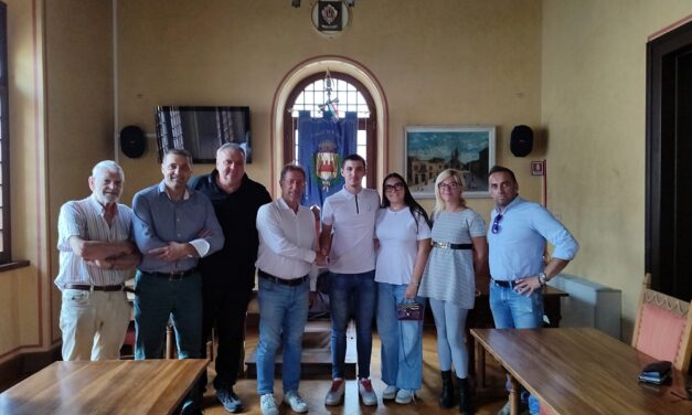 Muggia: il sindaco Polidori incontra Gabriele, rimasto ferito a Carnevale