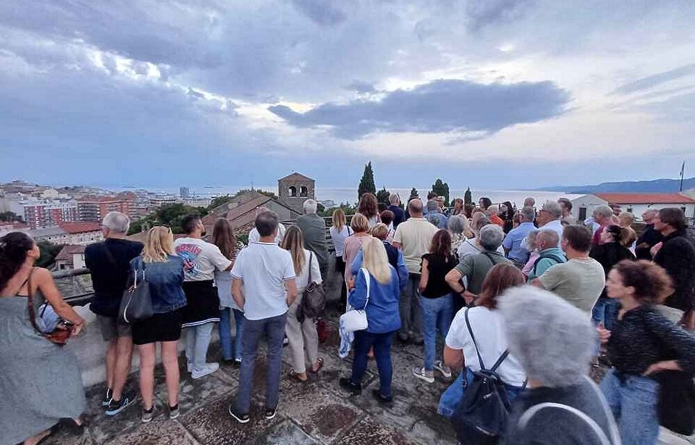 GIOVEDÌ 4 SETTEMBRE ALLE ORE 19, NELL’AMBITO DELL’INIZIATIVA “L’ORA DI STORIA”, È IN PROGRAMMA UNA VISITA GUIDATA LUNGO LE MURA E SUI BASTIONI DEL CASTELLO DI SAN GIUSTO: PRENOTAZIONE OBBLIGATORIA