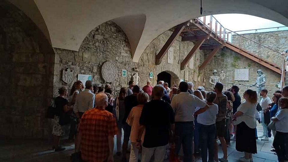 GIOVEDÌ 18 SETTEMBRE ALLE ORE 19, NELL’AMBITO DELL’INIZIATIVA “L’ORA DI STORIA”, VISITA GUIDATA LUNGO LE MURA E SUI BASTIONI DEL CASTELLO DI SAN GIUSTO: PRENOTAZIONE OBBLIGATORIA