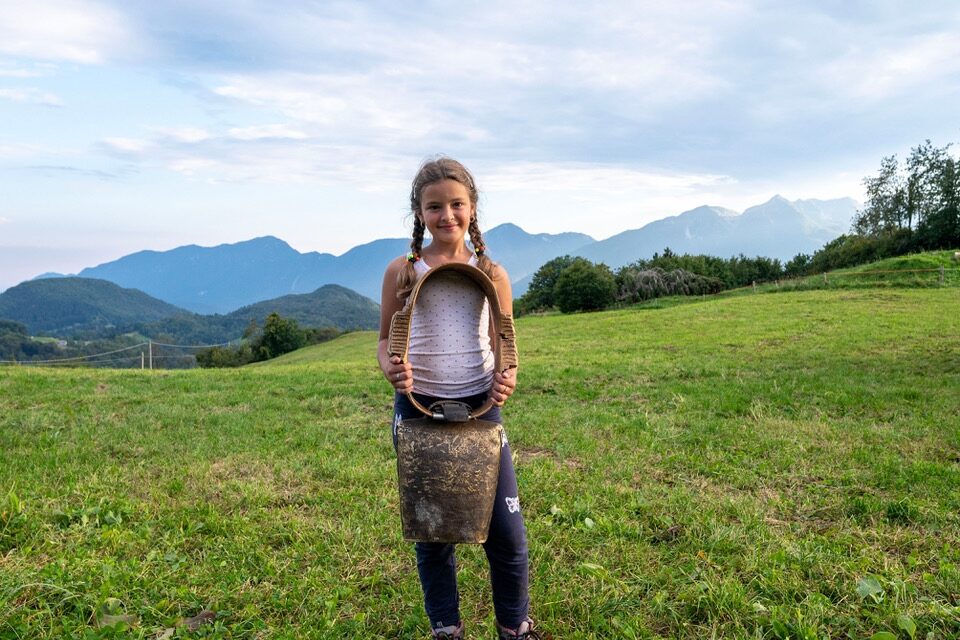 PASSAGGI Sul fil dal timp: un viaggio fotografico tra vecchie e nuove generazioni di malgari di Ulderica Da Pozzo