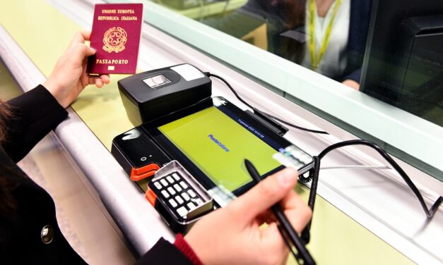 POSTE ITALIANE: TAGLIATO IL TRAGUARDO DEI 100.000 PASSAPORTI