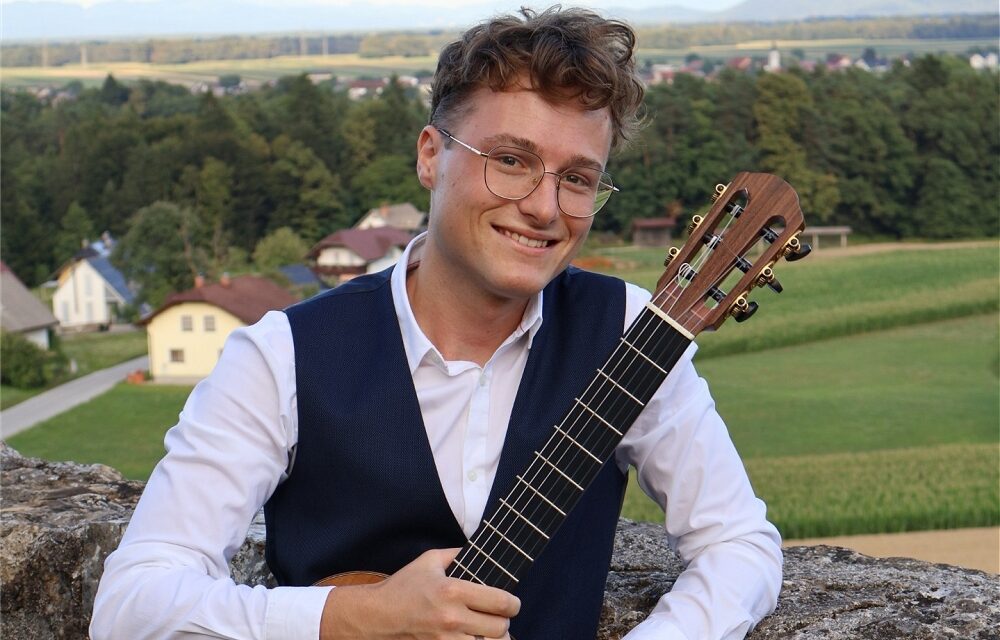“Leon Ravnikar” alla chitarra classica per l’ultimo concerto della rassegna “Musica a 4 Stelle” di Grado