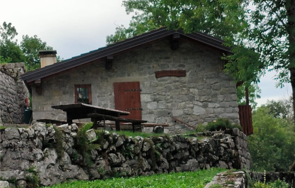DOMENICA 21 SETTEMBRE ESCURSIONE SULL’ALTOPIANO DI MONTE PRAT, TRA NATURA, STORIA E ARCHITETTURA RURALE