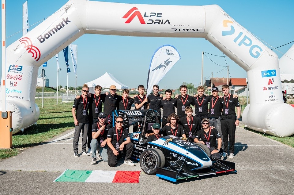 LA MONOPOSTO ELETTRICA DA GARA DELL’UNIVERSITÀ DI UDINE AL FVG YOUNG FESTIVAL DI TRIESTE