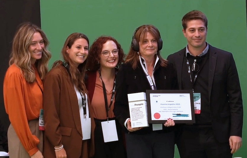 ABC Bambini Chirurgici premiata a Milano presso l’Università Bocconi nell’ambito della tredicesima edizione del Salone della CSR e dell’Innovazione Sociale con il “Premio Impatto 2025”