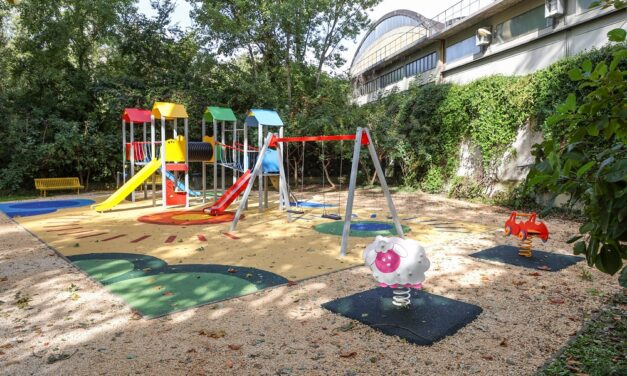 INAUGURATA DALL’ASSESSORE ALLE POLITICHE DEL TERRITORIO, MICHELE BABUDER LA NUOVA AREA GIOCHI DEL GIARDINO ANTOLLOVICH