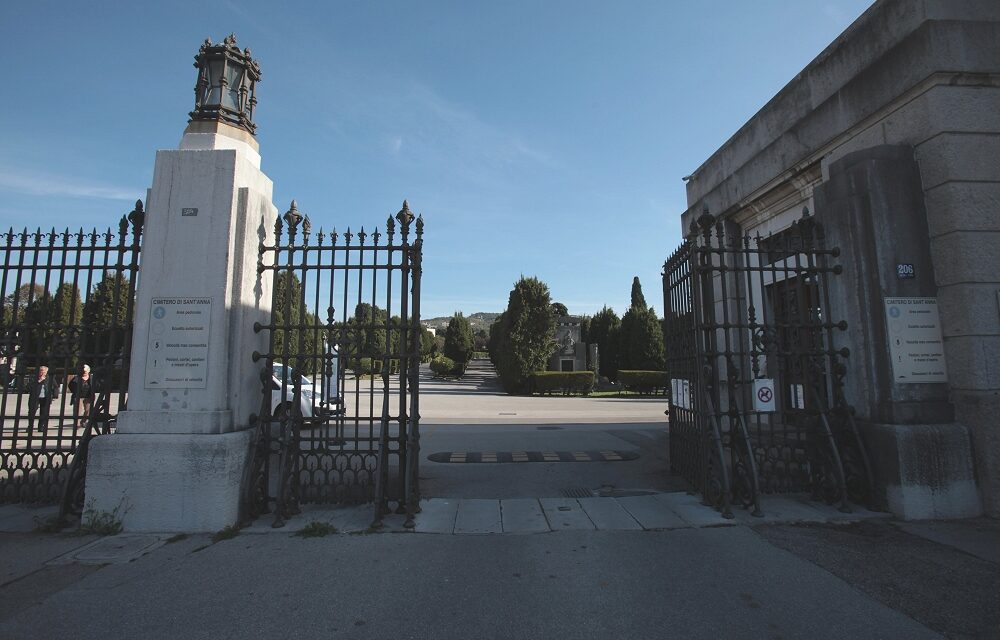 CIMITERO DI SANT’ANNA: DIVIETO DI ACCESSO CON AUTOMEZZI IL 30, 31 OTTOBRE E 1, 2 E 3 NOVEMBRE 2025