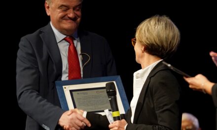 Confcooperative Alpe Adria ha donato una targa celebrativa al Centro di formazione Civiform per i 30 anni di attività