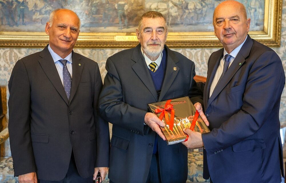 NEL SALOTTO AZZURRO DEL MUNICIPIO IL SINDACO HA RICEVUTO ANTONIO PALADINI, AUTORE DEL LIBRO “PIAZZE E MERCATI DELLA VECCHIA TRIESTE”