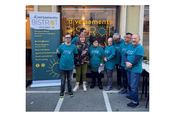 DIVERSAMENTE BISTROT compie un anno: bilancio positivo per il locale dell’Anffas Udine nato per dare lavoro alle persone con disabilità intellettive e disturbi del neurosviluppo