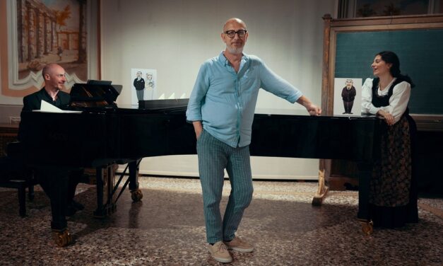 “IL MATTO DEI SASSI”: DOPO “SENZA MEMORIA” ARRIVA IL NUOVO SPETTACOLO TEATRALE PROMOSSO DAL MUSEO CARNICO DELLE ARTI POPOLARI “MICHELE GORTANI” IN COPRODUZIONE CON IL TEATRI STABIL FURLAN