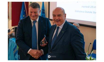 IL SINDACO HA CONFERITO LA MEDAGLIA BRONZEA ALLA CAMERA CONFEDERALE DEL LAVORO – UIL TRIESTE IN OCCASIONE DELL’80º ANNIVERSARIO DELLA SUA FONDAZIONE