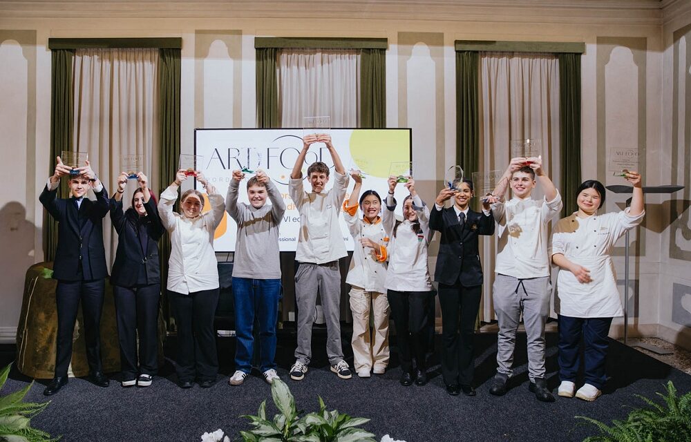 I CAMPIONI DELLA CUCINA DI PORDENONE ARTANDFOOD YOUNG PREMIATI DAL CAMPIONE DELLO SPORT ANTONIO CABRINI