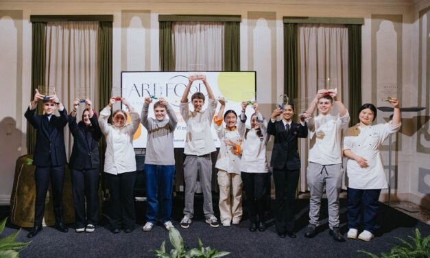 I CAMPIONI DELLA CUCINA DI PORDENONE ARTANDFOOD YOUNG PREMIATI DAL CAMPIONE DELLO SPORT ANTONIO CABRINI