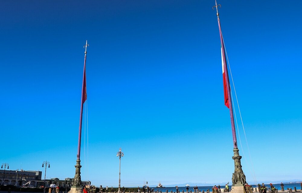 IN PIAZZA UNITÀ D’ITALIA L’ALZABANDIERA PER LA GIORNATA DELL’UNITÀ NAZIONALE E DELLE FORZE ARMATE