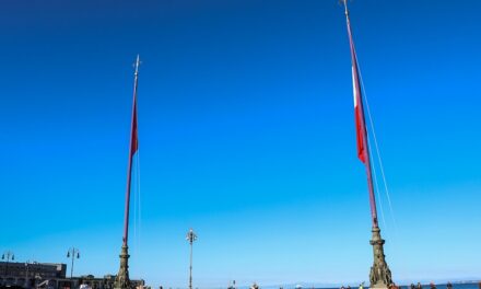 IN PIAZZA UNITÀ D’ITALIA L’ALZABANDIERA PER LA GIORNATA DELL’UNITÀ NAZIONALE E DELLE FORZE ARMATE