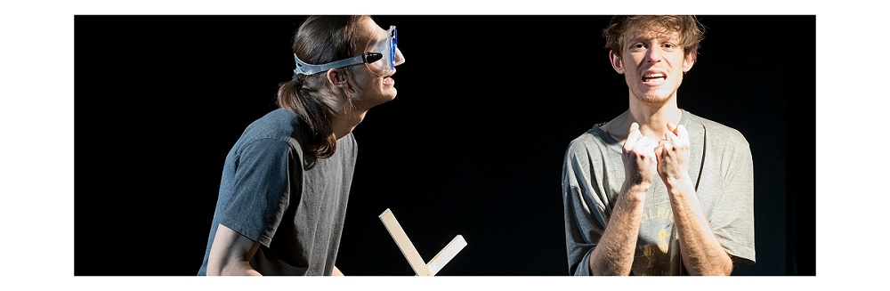 “Apocalisse Tascabile”, ultimo appuntamento di “Teatro d’innovazione” che segna la stretta collaborazione tra il Teatro “Rossetti” e “Festil per Scena Contemporanea”