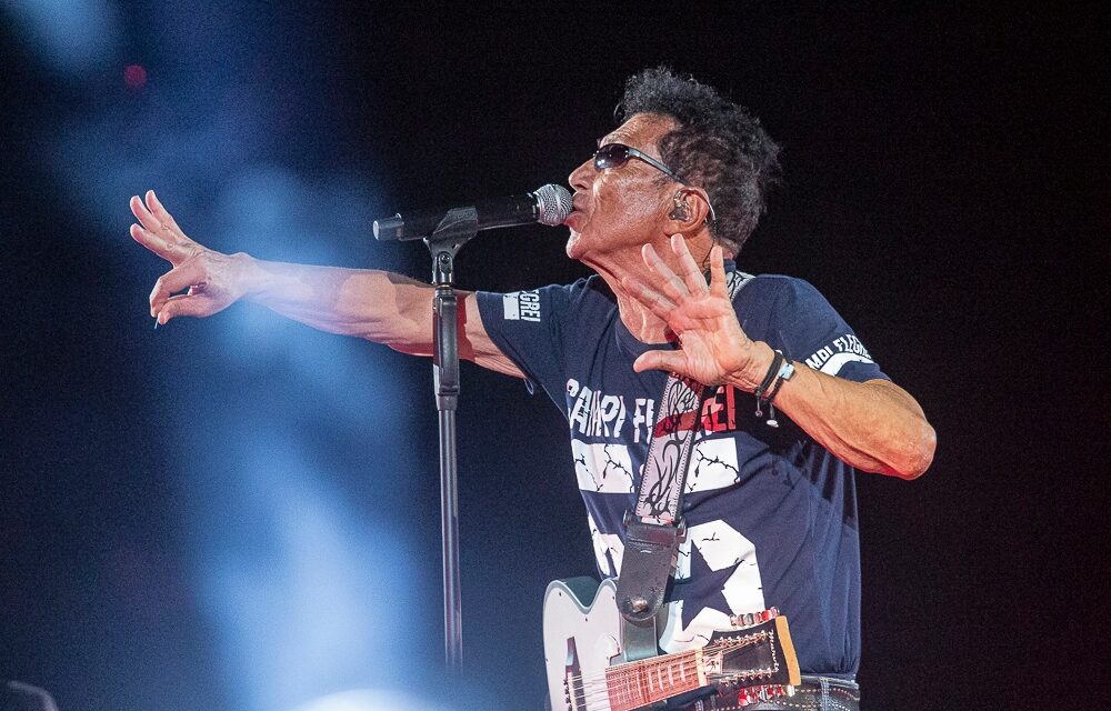 Edoardo Bennato in concerto al Politeama Rossetti