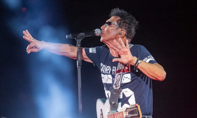 Edoardo Bennato in concerto al Politeama Rossetti