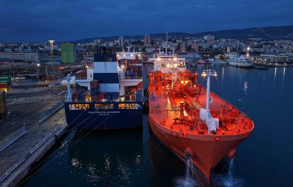 PORTO DI TRIESTE PRIMO BUNKERAGGIO DI GNL A UNA NAVE PORTACONTAINER IN ITALIA