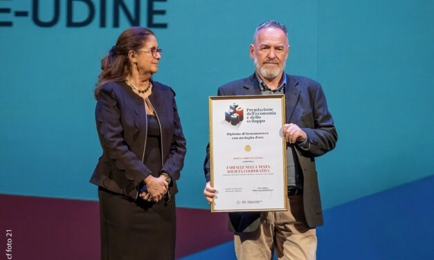 FARFALLE NELLA TESTA PREMIATA COME ECCELLENZA DALLA CAMERA DI COMMERCIO PORDENONE-UDINE