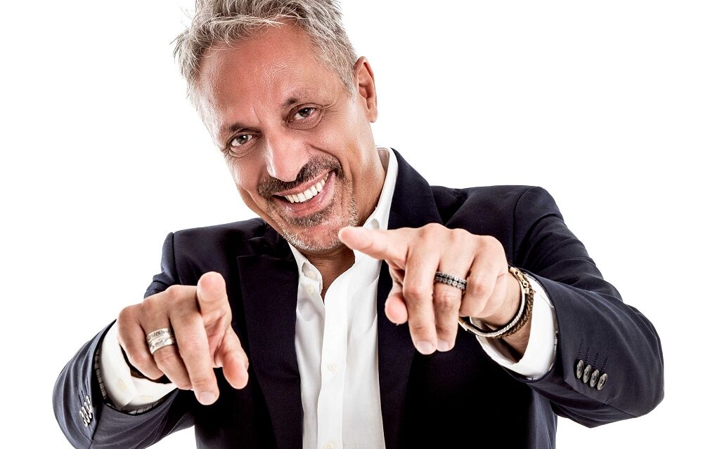 SINCERAMENTE BUGIARDI con MAX PISU in scena da venerdì a domenica per l’ERT