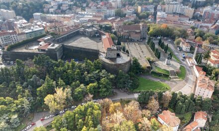 RICORDATO GABRIELE FOSCHIATTI: DEPOSTA UNA CORONA SULLA TARGA NEL PARCO DELLA RIMEMBRANZA SUL COLLE DI SAN GIUSTO