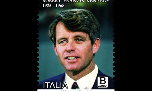 POSTE ITALIANE E MINISTERO DELLE IMPRESE E DEL MADE IN ITALY CELEBRANO ROBERT FRANCIS KENNEDY CON UN FRANCOBOLLO