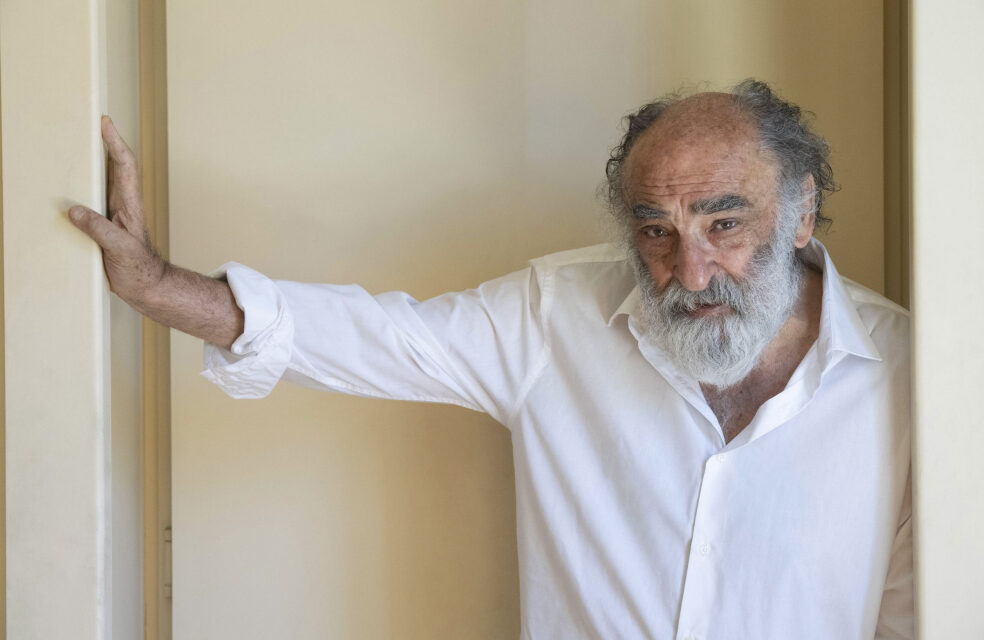 Alessandro Haber si racconta a teatro tra ricordi e canzoni