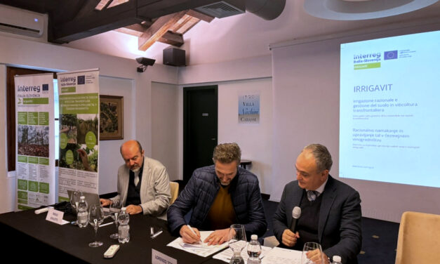 Firma dell’accordo Ita-Slo sull'”Irrigazione razionale e gestione del suolo in viticoltura transfrontaliera”
