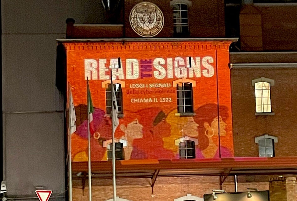 Il mulino Zuzzi di Pordenone faro arancione contro la violenza sulle donne fino al 30 novembre