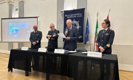 IL PROPELLER CLUB PORT OF TRIESTE RENDE OMAGGIO AI 160 ANNI DEL CORPO DELLE CAPITANERIE DI PORTO – GUARDIA COSTIERA