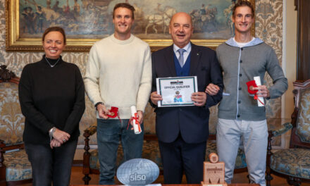 IL SINDACO E L’ASSESSORE ALLO SPORT HANNO CONFERITO UN RICONOSCIMENTO AI TRIATLETI ANDREA E MORENO MAURI