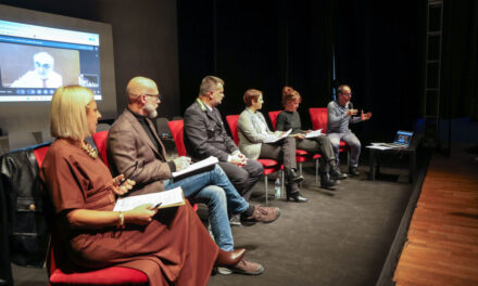 SI È SVOLTA AL TEATRO ROSSETTI, ALL’INTERNO DEL PROGETTO DESTINATO ALLE SCUOLE SECONDARIE DI SECONDO GRADO RIVOLTO A CONTRASTARE IL DISAGIO E LA VIOLENZA IN TUTTE LE SUE DECLINAZIONI, LA TAVOLA ROTONDA DINAMICA: COMPRENDERE E GESTIRE LA VIOLENZA GIOVANILE