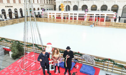 INAUGURATE DAL SINDACO DIPIAZZA LA PISTA DI PATTINAGGIO SUL GHIACCIO APERTA FINO ALL’11 GENNAIO 2026 IN PIAZZA PONTEROSSO E LA TRADIZIONALE FIERA DI SAN NICOLÒ, CHE SARÀ ALLESTITA FINO A DOMENICA 7 DICEMBRE NELL’AREA PEDONALE DI VIALE XX SETTEMBRE