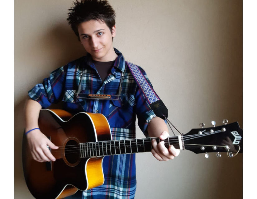 Concerti del giovanissimo cantautore triestino Jethro Veronese