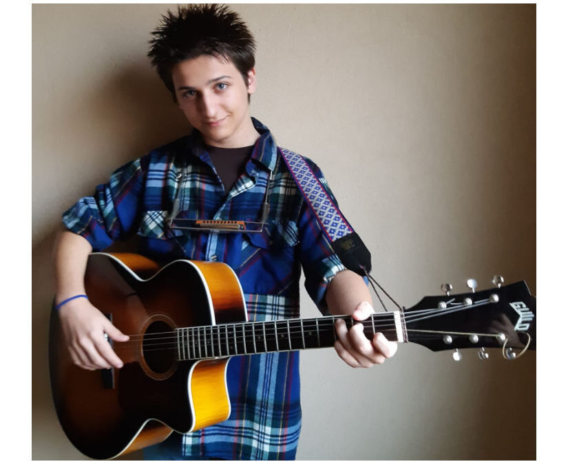 Concerti del giovanissimo cantautore triestino Jethro Veronese