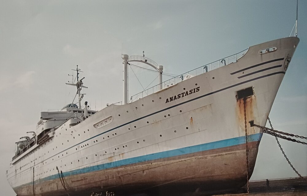 SABATO 15 NOVEMBRE DALLE 11 NELLA SALA DIDATTICA DELLA SEZIONE LLOYD DEL MUSEO DEL MARE, AL MAGAZZINO 26, CONFERENZA STAMPA DI PETER KNEGO, GIORNALISTA E STORICO SPECIALIZZATO IN CROCIERE E NAVIGAZIONE DI LINEA