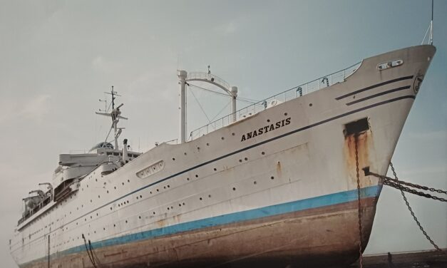 SABATO 15 NOVEMBRE DALLE 11 NELLA SALA DIDATTICA DELLA SEZIONE LLOYD DEL MUSEO DEL MARE, AL MAGAZZINO 26, CONFERENZA STAMPA DI PETER KNEGO, GIORNALISTA E STORICO SPECIALIZZATO IN CROCIERE E NAVIGAZIONE DI LINEA