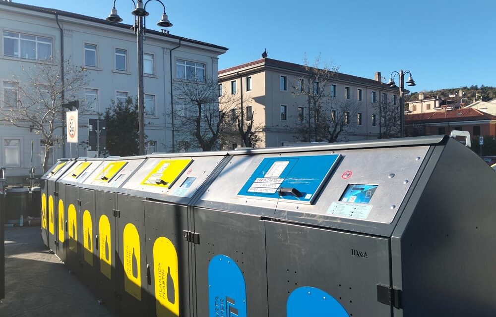 Muggia: in corso il posizionamento dei nuovi cassonetti