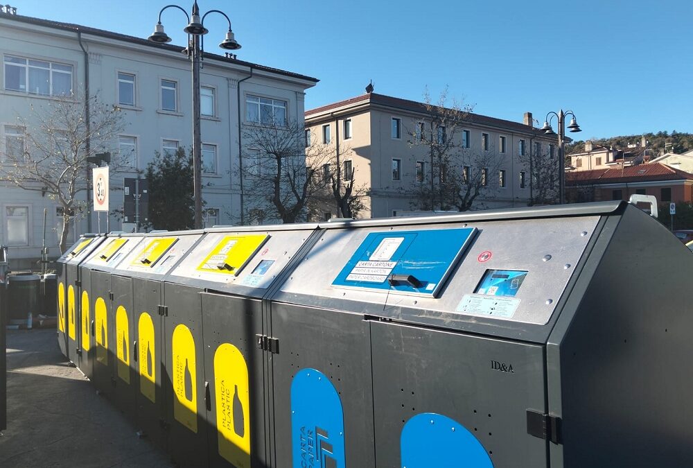 Muggia: in corso il posizionamento dei nuovi cassonetti