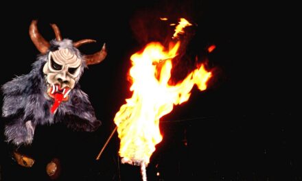 TARVISIO: LA TRADIZIONE PRENDE VITA CON SAN NICOLÒ E I KRAMPUS, TRA FUOCO, LEGGENDE E COMUNITÀ