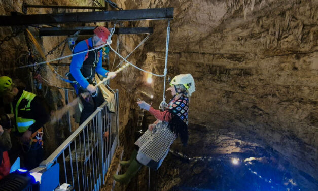 ALLA GROTTA GIGANTE LA CALATA DELLA BEFANA & AMICI