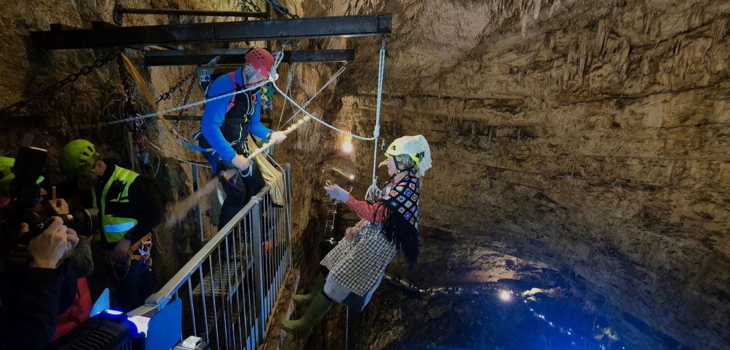 ALLA GROTTA GIGANTE LA CALATA DELLA BEFANA & AMICI