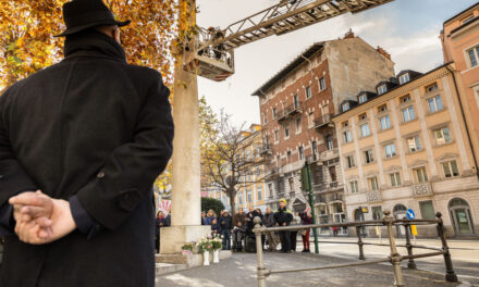 IL SINDACO ROBERTO DIPIAZZA ALL’INFIORATA ALLA STELE MARIANA IN PIAZZA GARIBALDI