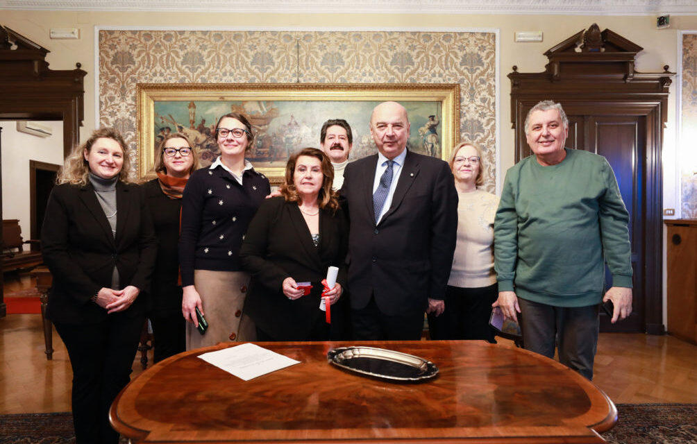 IL SINDACO HA CONFERITO UN RICONOSCIMENTO A JUDITH MOURA DE OLIVEIRA, GIÀ CONSOLE ONORARIO DEL BRASILE A TRIESTE E FONDATRICE DELL’ASSOCIAZIONE ACB RAIZES DO BRASIL E DEL MONDO