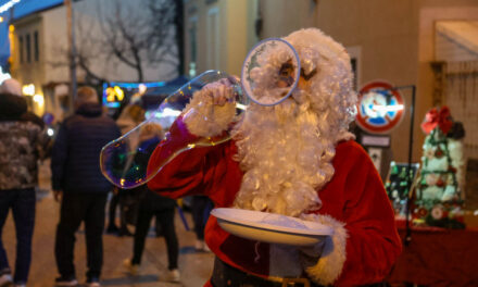 MAGIA NATALIZIA A SERVOLA: STELLE, MUSICA E SAPORI LOCALI
