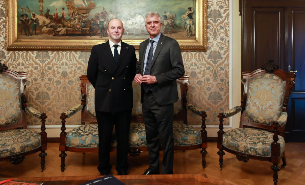 L’ASSESSORE DE BLASIO HA PREMIATO IL GIOVANE PILOTA TRIESTINO GREGORIO CLAUDIO DE POLO SAIBANTI